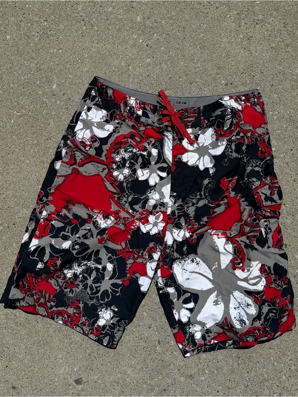Vtg Y2K Aop Oakley Scatter Skull Hibiscus Boardshort Software Surf Skate Bordies